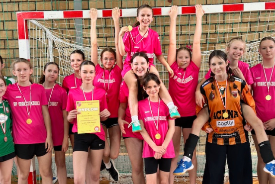 Powiatowy turniej dziewcząt w "Szczyporniaka"