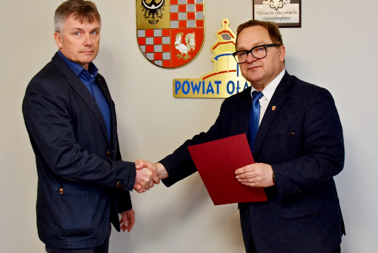 Kolejne pieniądze na powiatowy szpital - starosta podpisał umowę dotacji