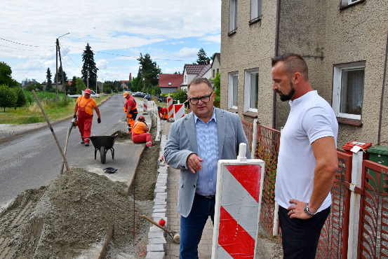 Trwają prace przy drugim etapie modernizacji drogi powiatowej nr 1561 D w Osieku